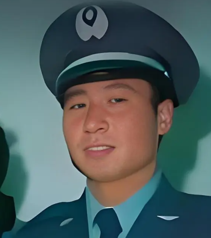 世界杯手机观看-王学成1983年驾机叛逃到台湾，邓丽君前去接见他时低声耳语